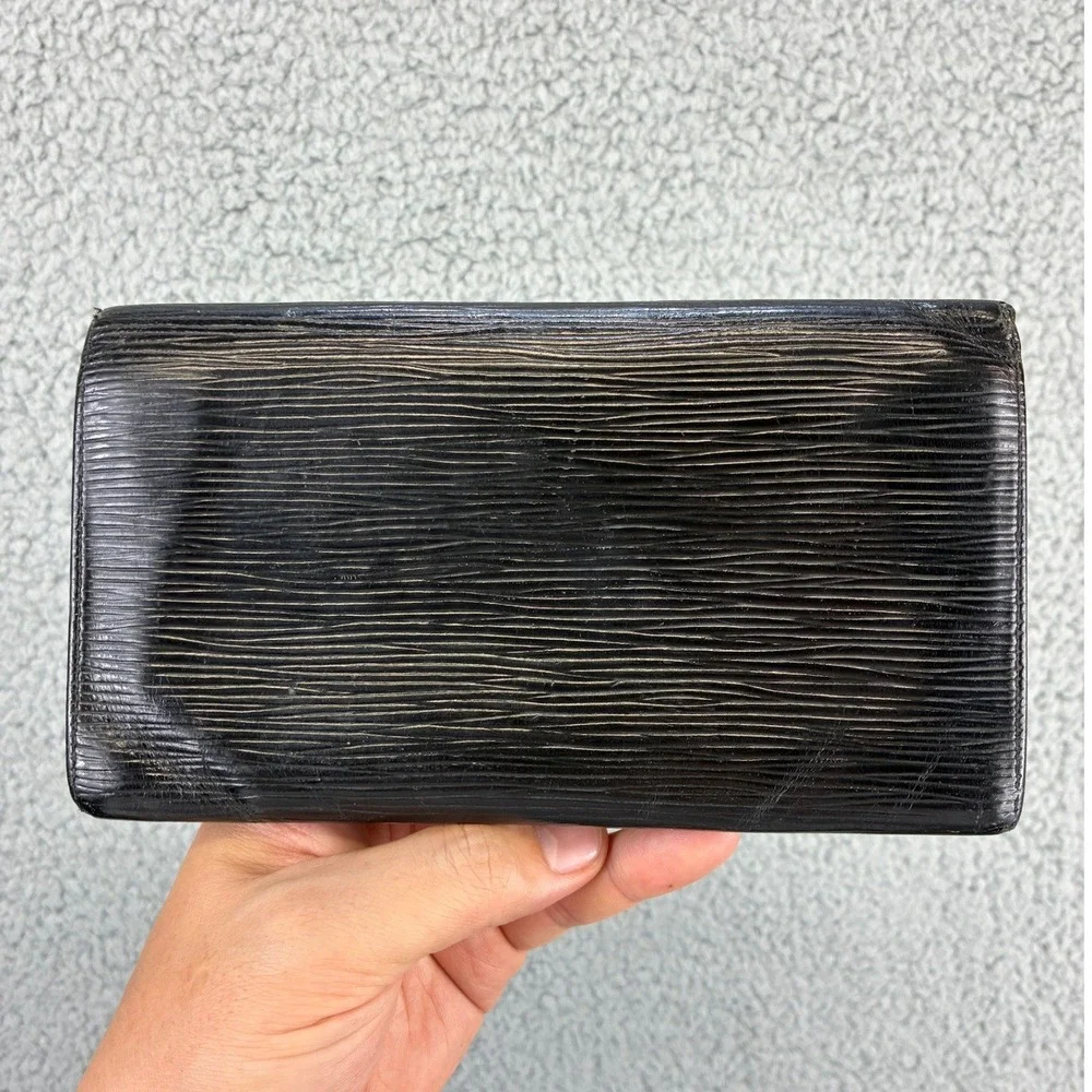Louis Vuitton Men's OS Black Epi Bi-Fold Wallet Vintage Luxury Designer Classic